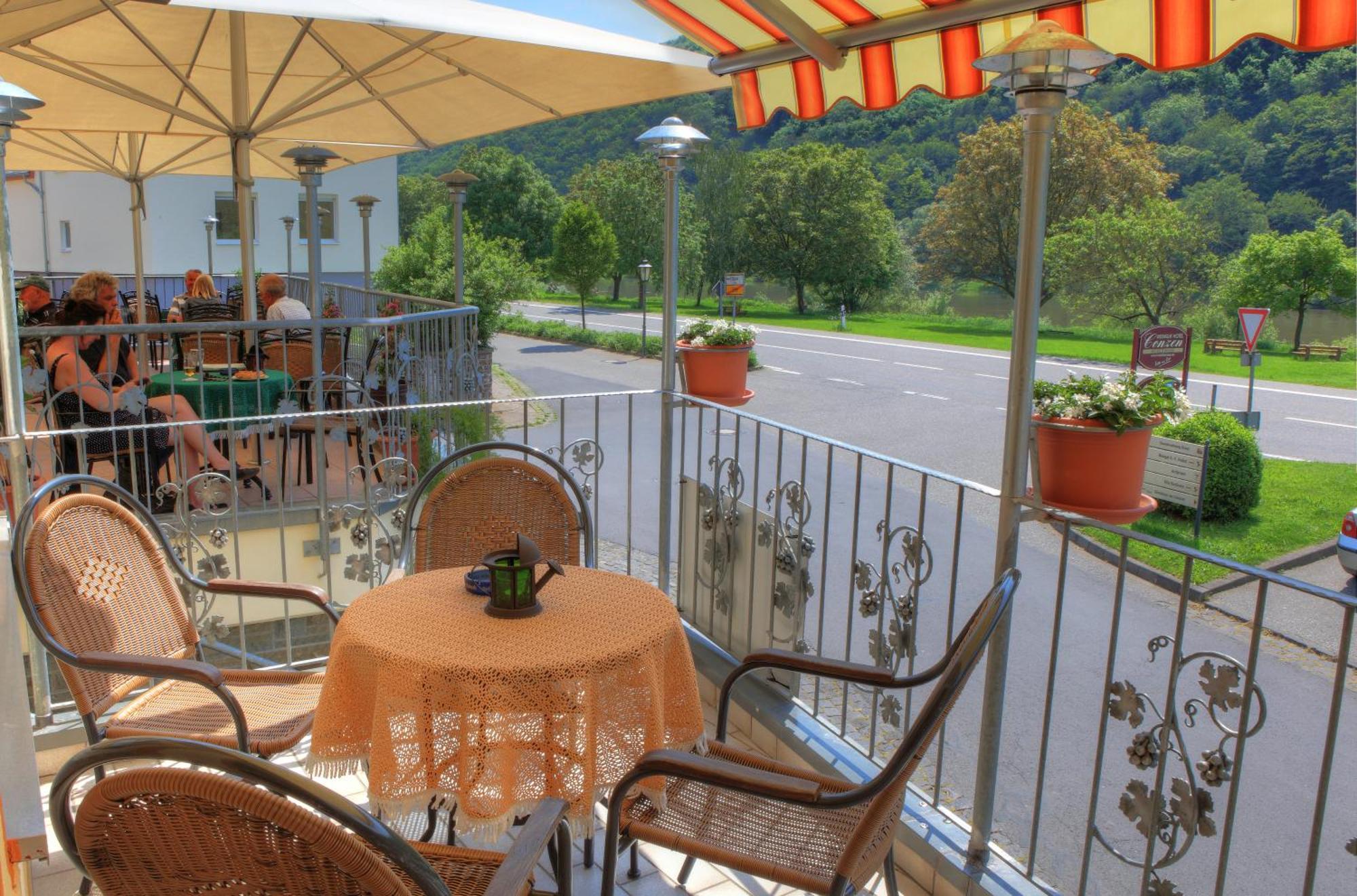 Hotel Moselterrasse Ediger-Eller Exterior photo